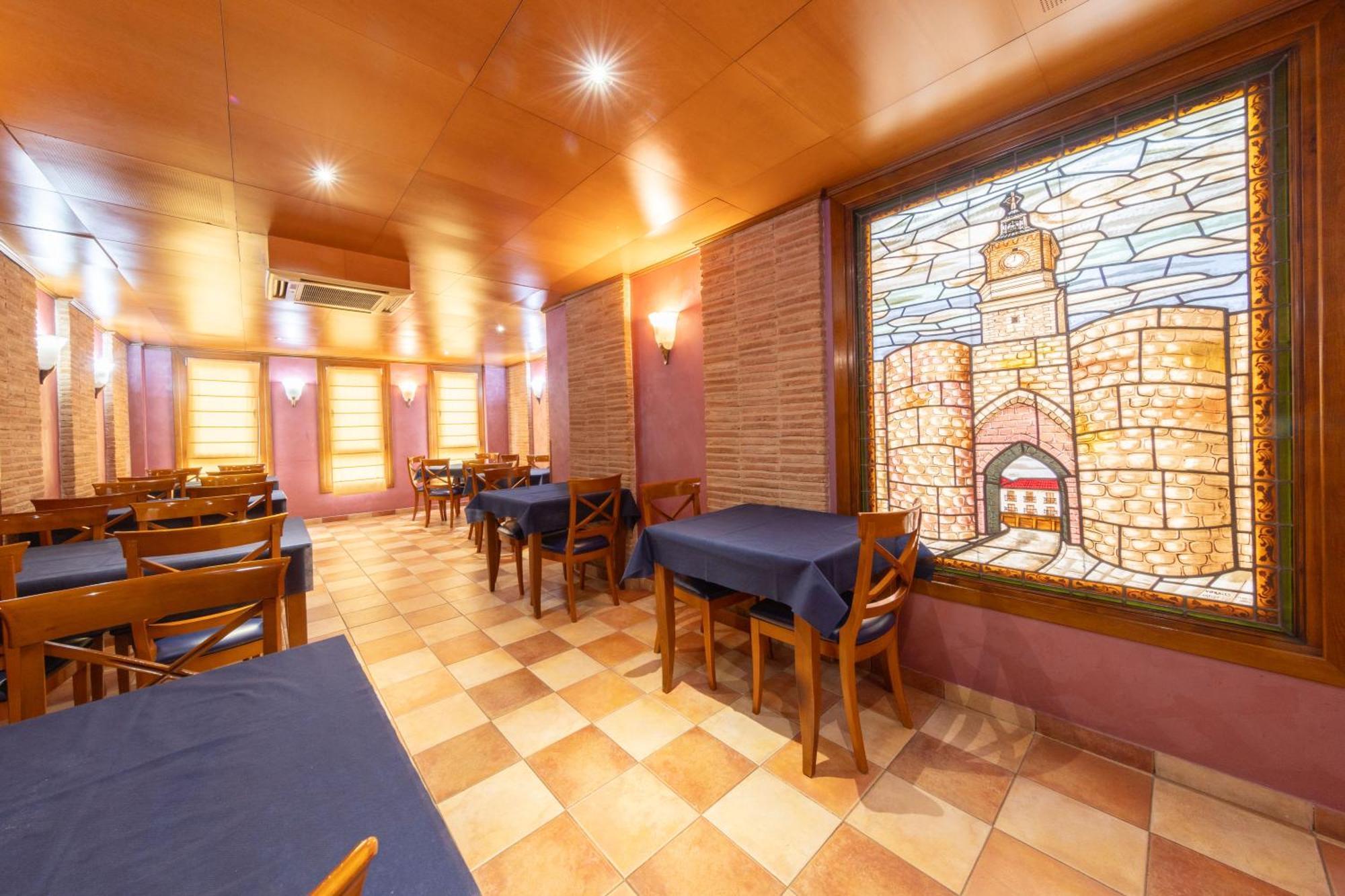 Hostal Sin Recep24H Puerta De La Villa - Pet Friendly & Restaurante الماثان المظهر الخارجي الصورة