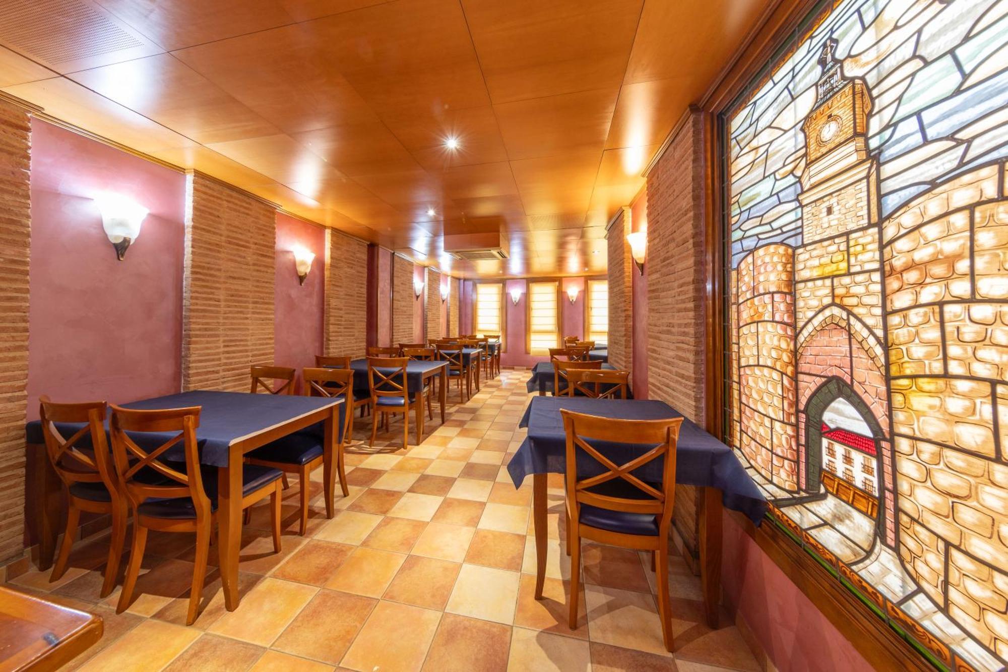 Hostal Sin Recep24H Puerta De La Villa - Pet Friendly & Restaurante الماثان المظهر الخارجي الصورة