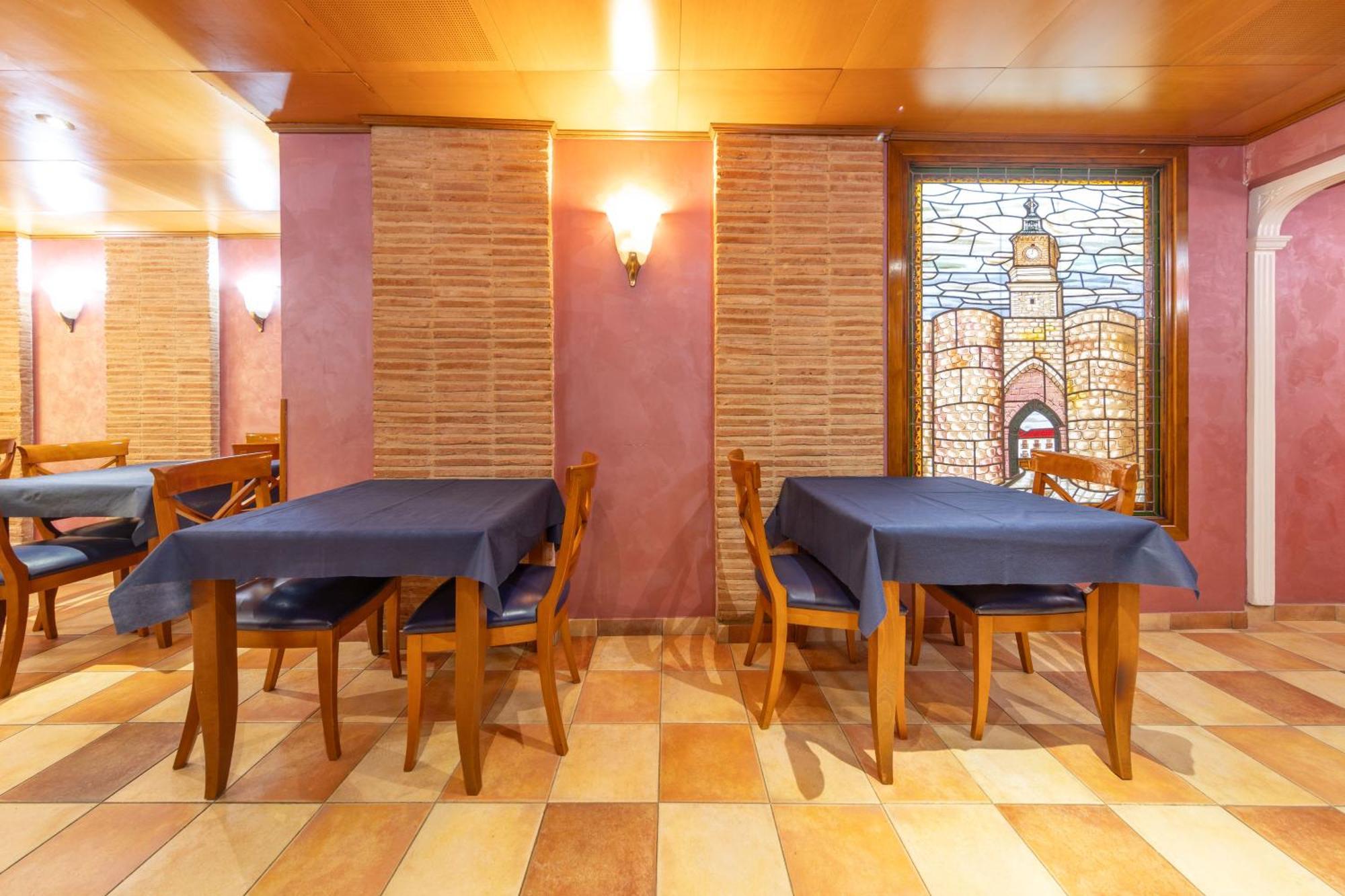 Hostal Sin Recep24H Puerta De La Villa - Pet Friendly & Restaurante الماثان المظهر الخارجي الصورة