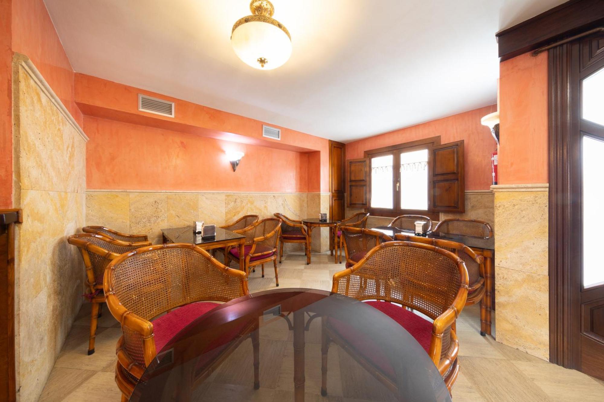 Hostal Sin Recep24H Puerta De La Villa - Pet Friendly & Restaurante الماثان المظهر الخارجي الصورة