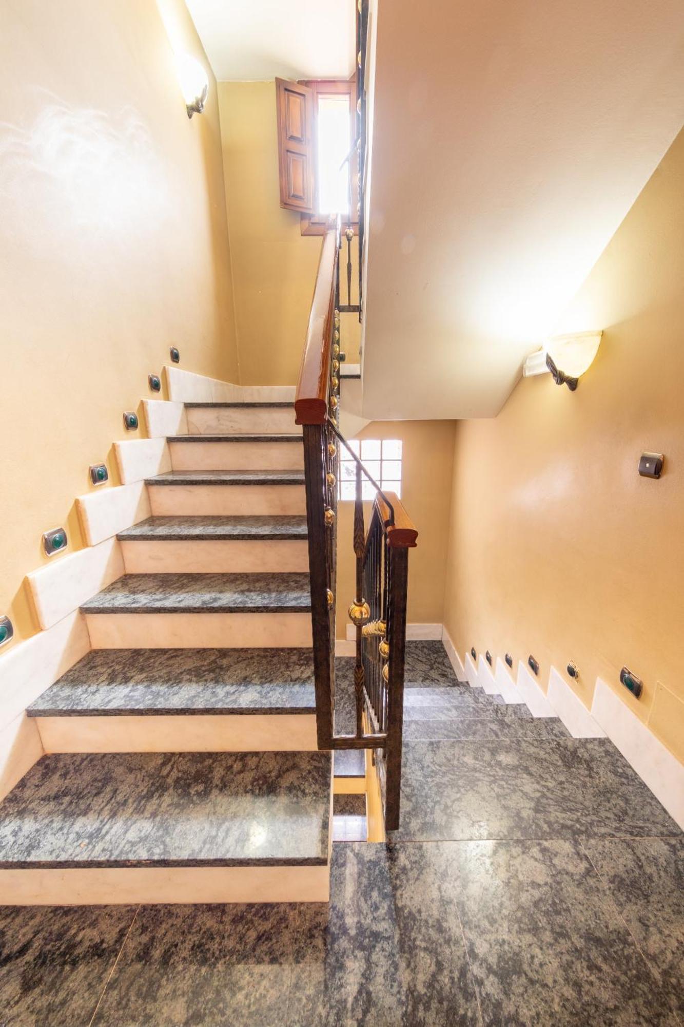 Hostal Sin Recep24H Puerta De La Villa - Pet Friendly & Restaurante الماثان المظهر الخارجي الصورة