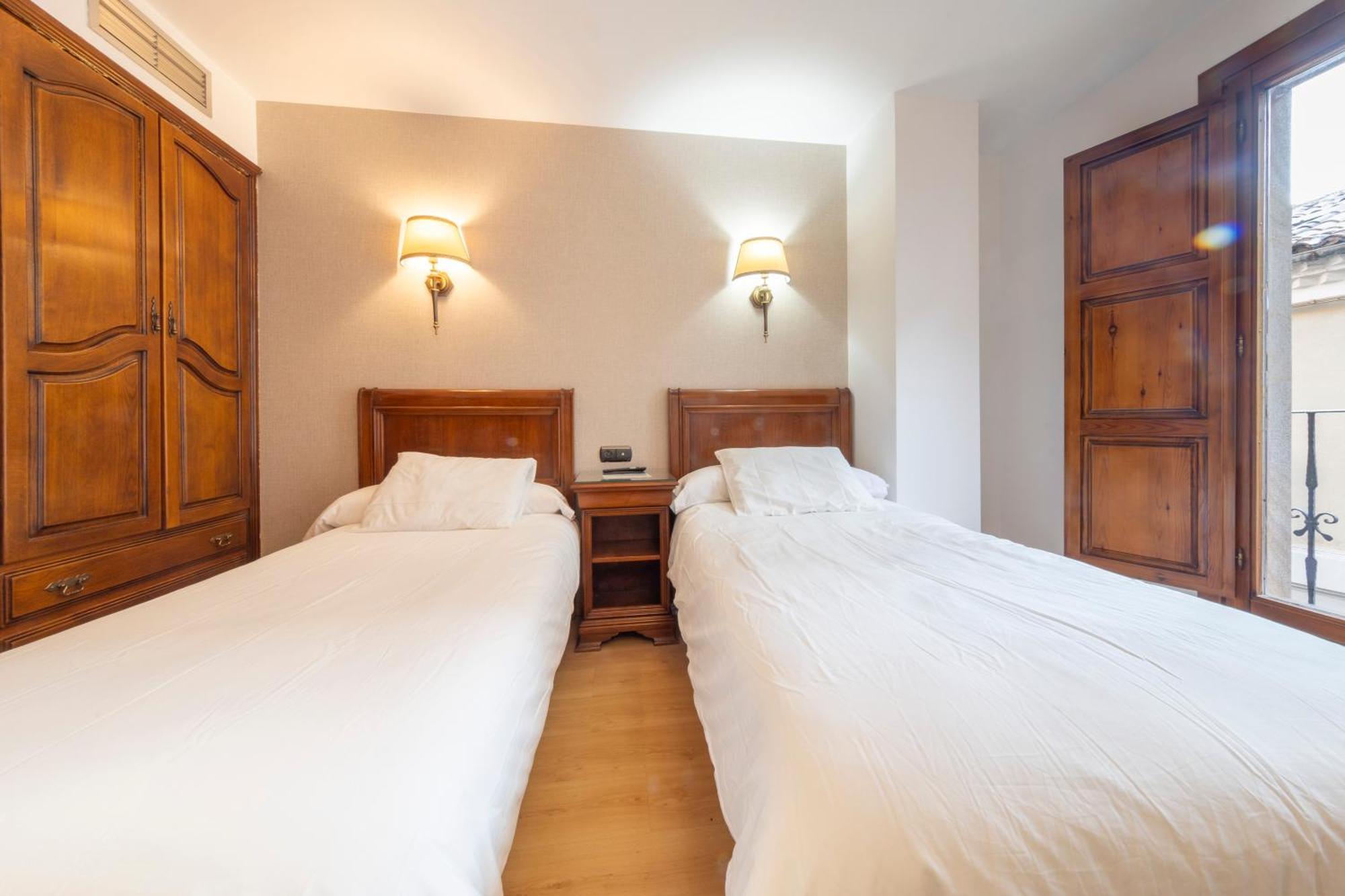 Hostal Sin Recep24H Puerta De La Villa - Pet Friendly & Restaurante الماثان المظهر الخارجي الصورة