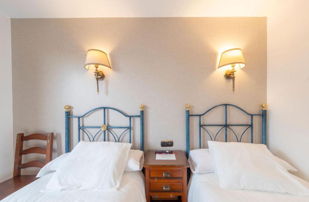 Hostal Sin Recep24H Puerta De La Villa - Pet Friendly & Restaurante الماثان المظهر الخارجي الصورة