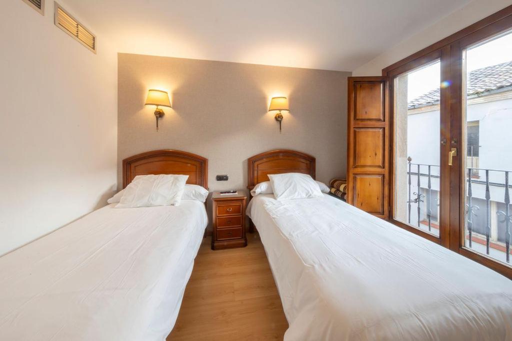 Hostal Sin Recep24H Puerta De La Villa - Pet Friendly & Restaurante الماثان المظهر الخارجي الصورة